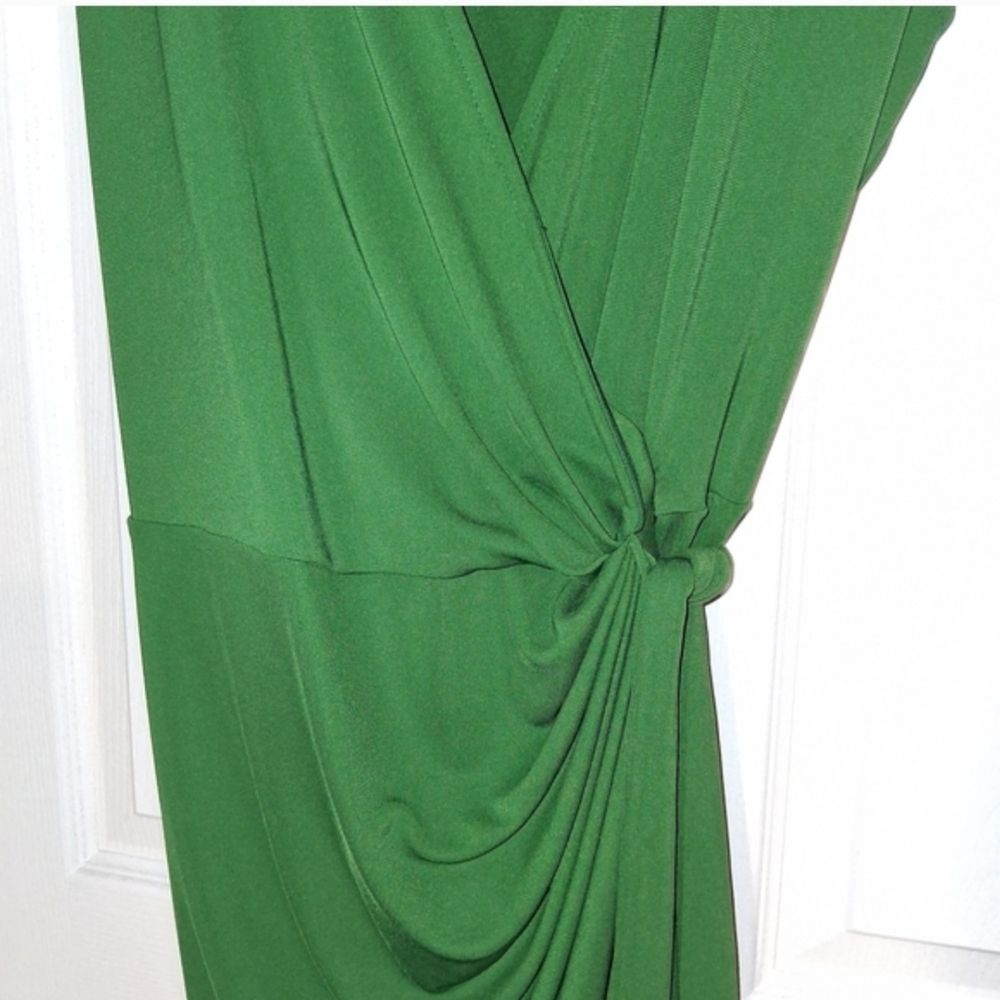 Lark & Ro Asymmetrical Green Dress - Picture 5 of 6